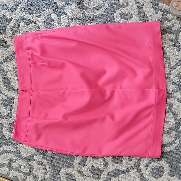 Classic Pencil Skirt - Picture 2 of 5